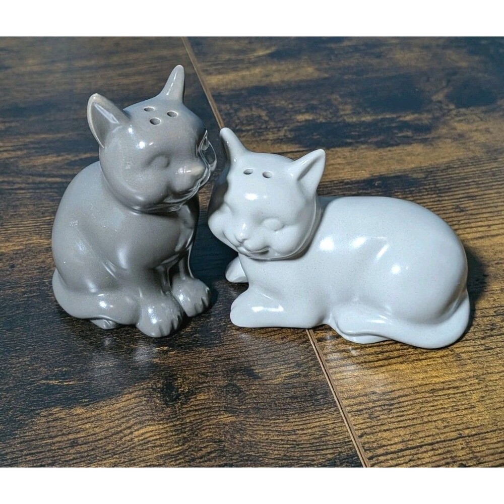 Target Cat Salt and Pepper Shaker Light & Dark Gray Pair With Plugs